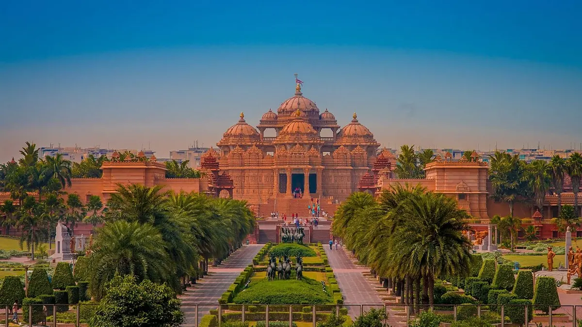 Top 10 Famous Temple in Delhi